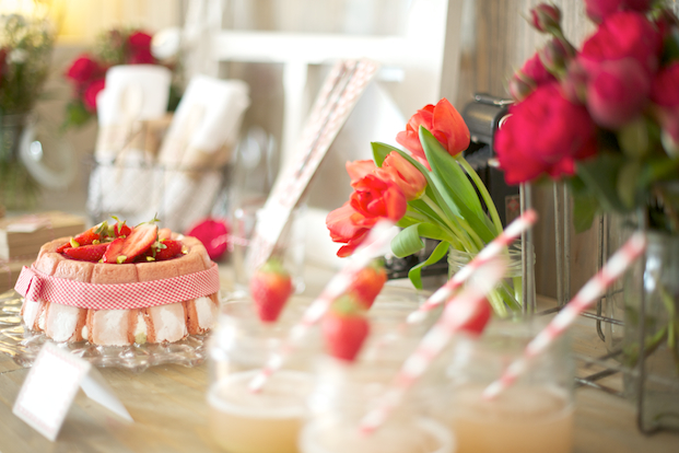 mesa dulce con fresas