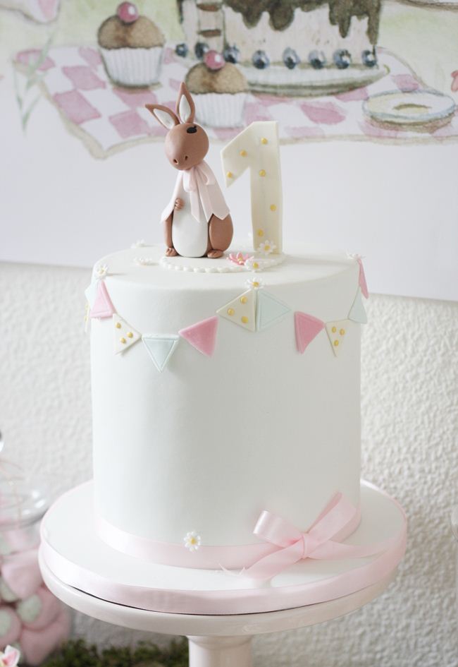 JeVenis 10 piezas de suministros de fiesta de cumpleaños de conejito rosa Decoraciones de pastel de cumpleaños de conejo Suministros de fiesta de conejo Favores de fiesta de conejo 